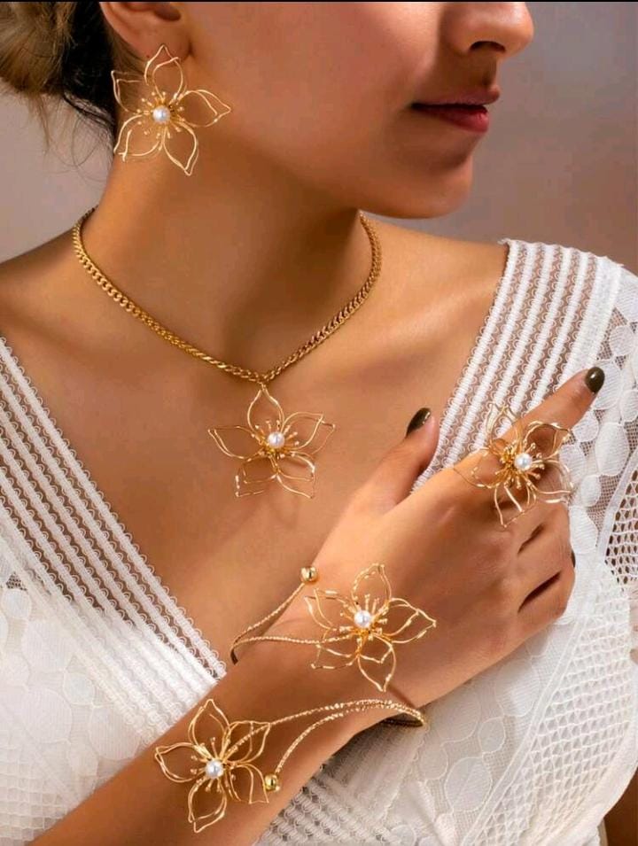 Gold Wire Flower Jewelry Set – Necklace, Earrings, Ring & Bracelet .